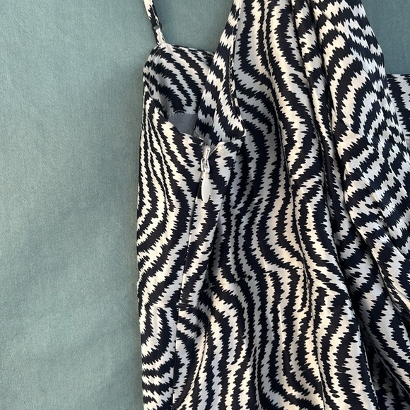 NWT Cinq A Sept Ruffled 100% Silk Midi Dress Sz 4 New Black White Asymmetric Hem - Picture 3 of 13